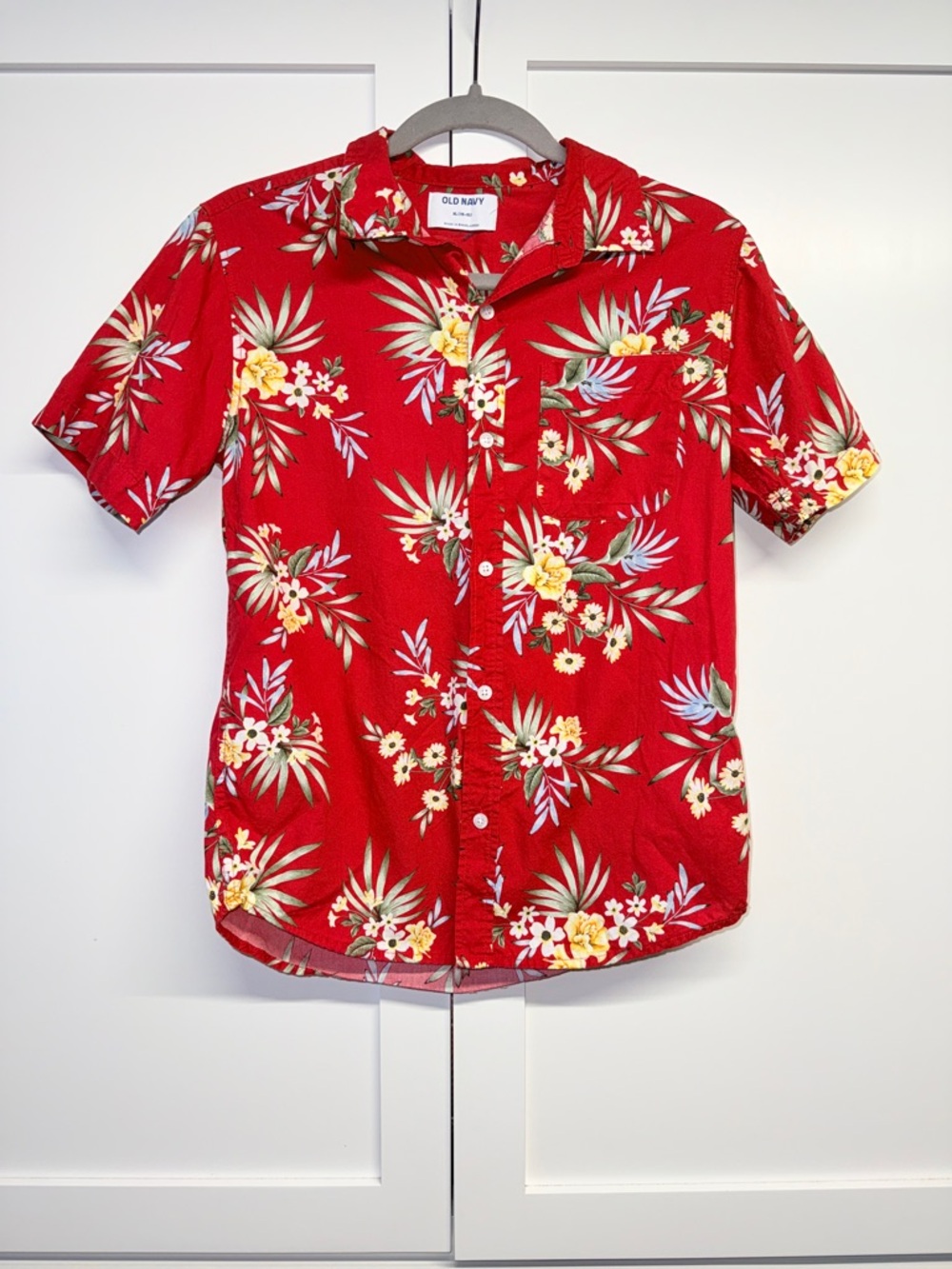 Old Navy Red Tropical Floral Short Sleeve Button-Down Shirt